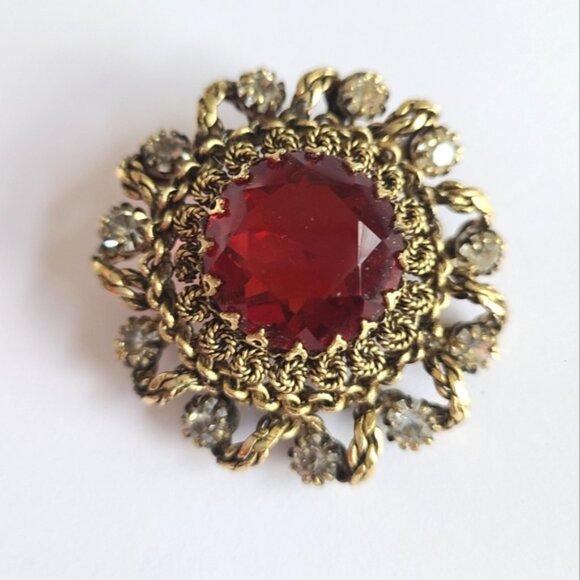Vintage Antique Gold Brass Chunky Ruby Red Cabochon Victorian Crystal Brooch - Picture 1 of 8